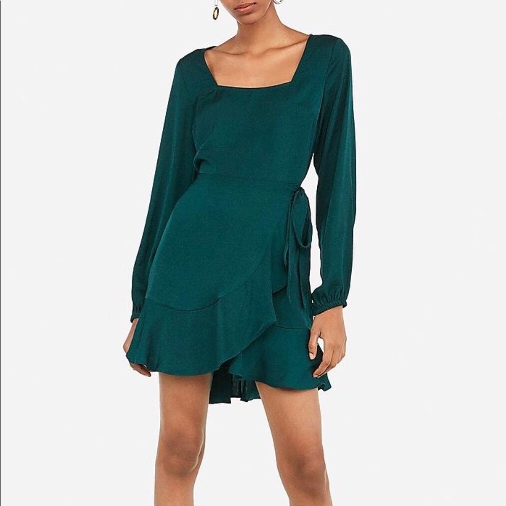 Size M | NWT Express Green Satin Dress